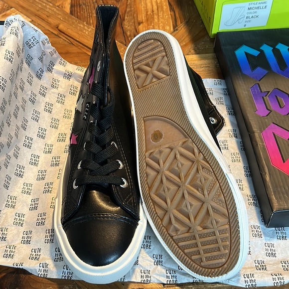 Cute to the Core Star Black high top Sneakers - Picture 4 of 6